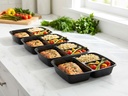 Contenedor 3 divisiones - meal prep en cocina con tapas apiladas